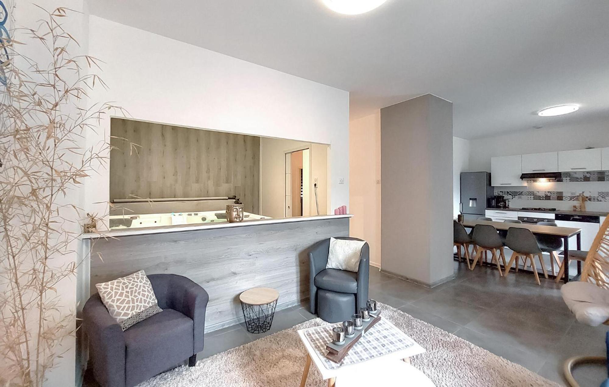 2 Bedroom Beautiful Apartment In Le Thillot Esterno foto